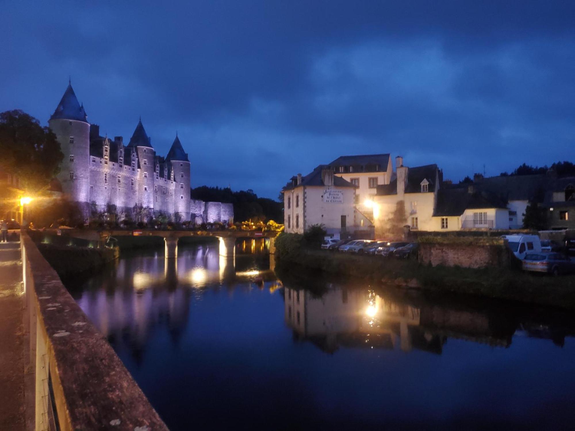 Le Vieux Moulin Gites - Detached Cottage With Garden Views And Pool Guégon エクステリア 写真